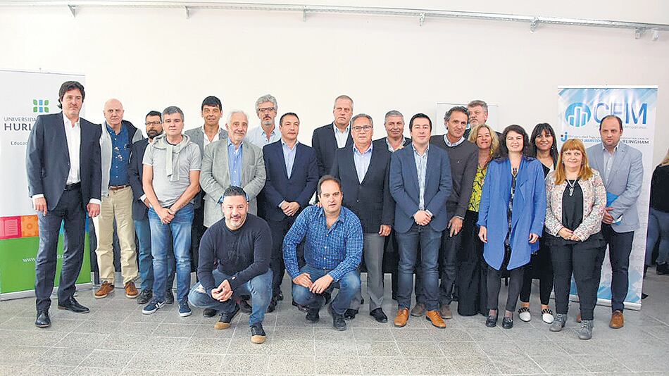 El encuentro de intendentes con el mundo académico se realizó en la Universidad de Hurlingham.