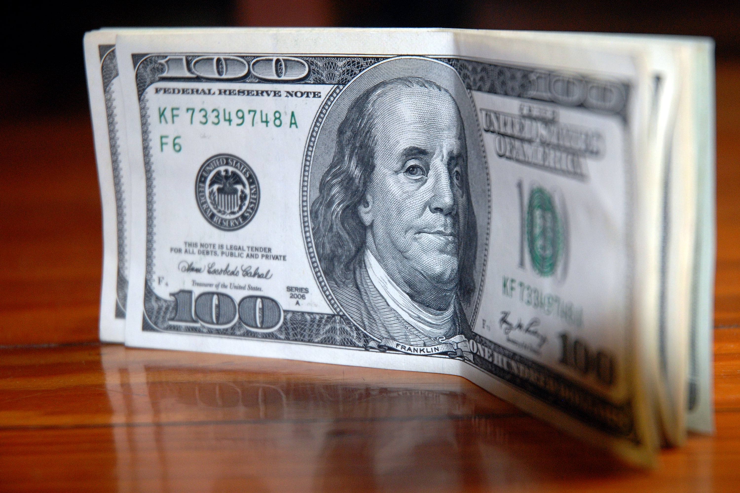 El dólar blue cerró a 291 pesos. 