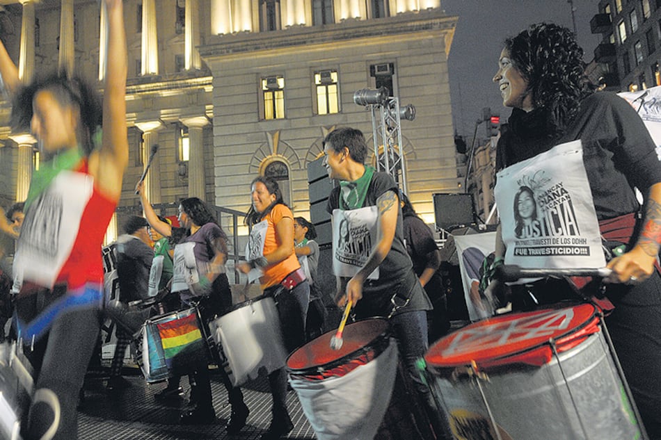 Fuera de Tribunales, Actibanda le metió ritmo al reclamo por justicia para Diana Sacayán.