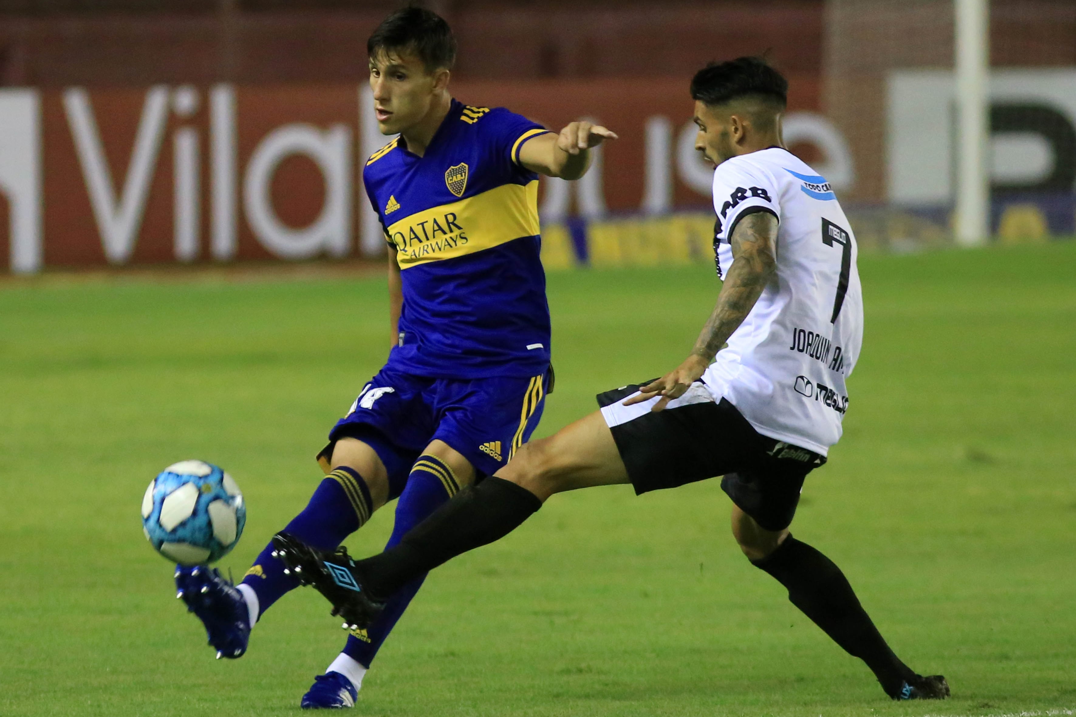 Capaldo, protagonista de una acción desafortunada ante Claypole.