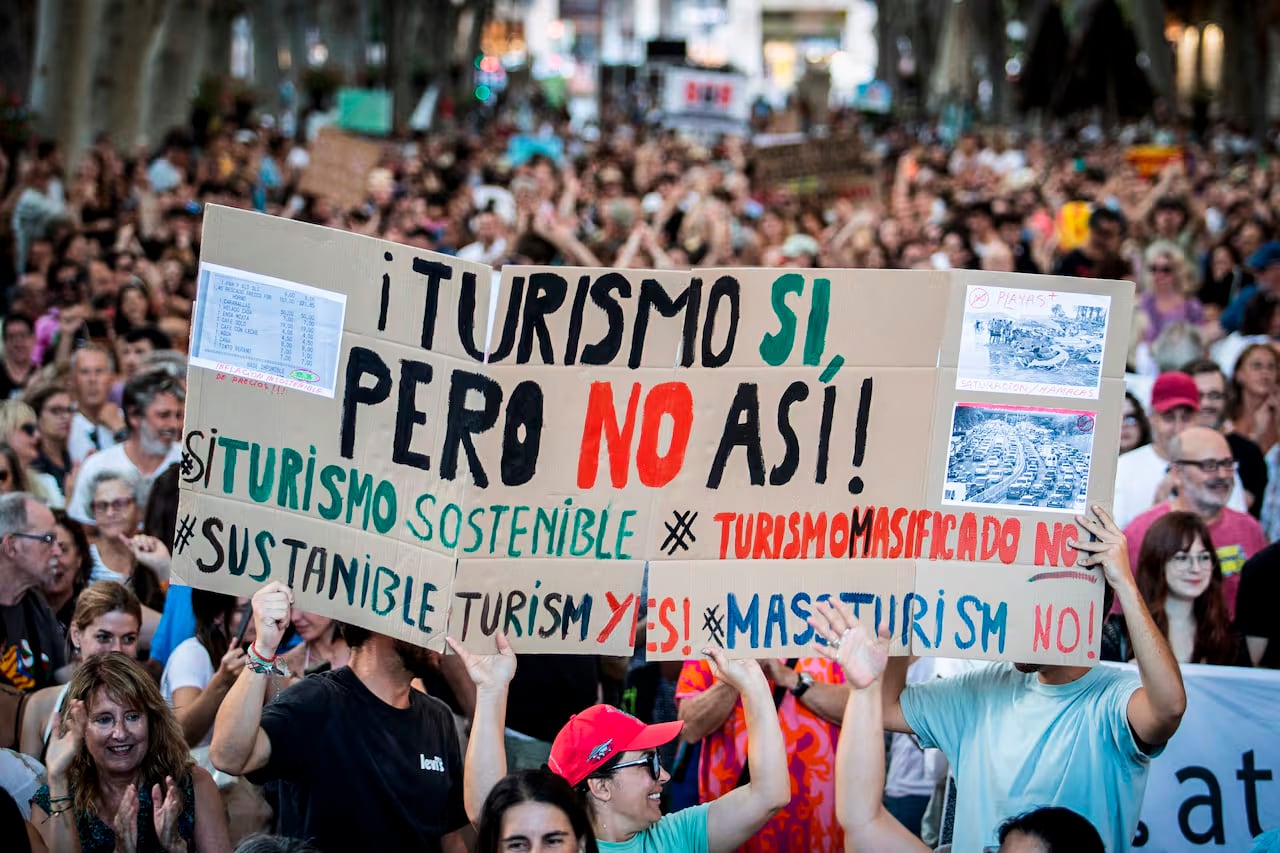 En algunas ciudades europeas hay señales de hartazgo con el turismo.