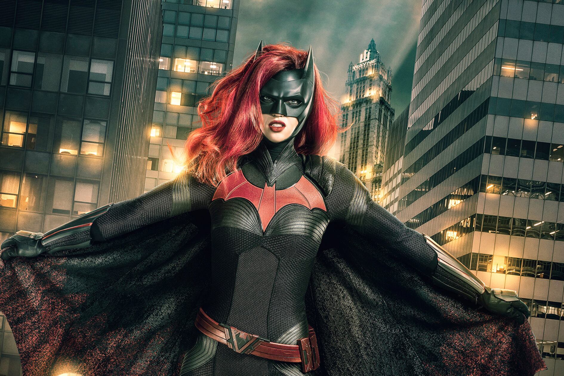 Ruby Rose es Batwoman, la superheroína torta que oculta su rostro bajo una máscara