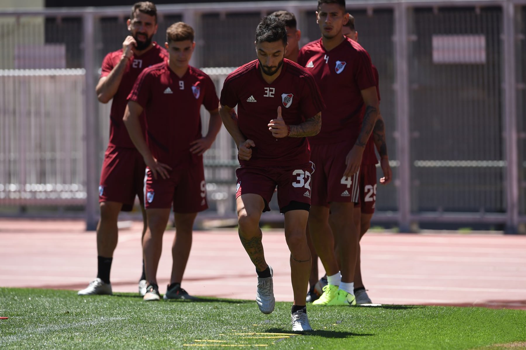 Scocco encabeza la práctica de River Plate.