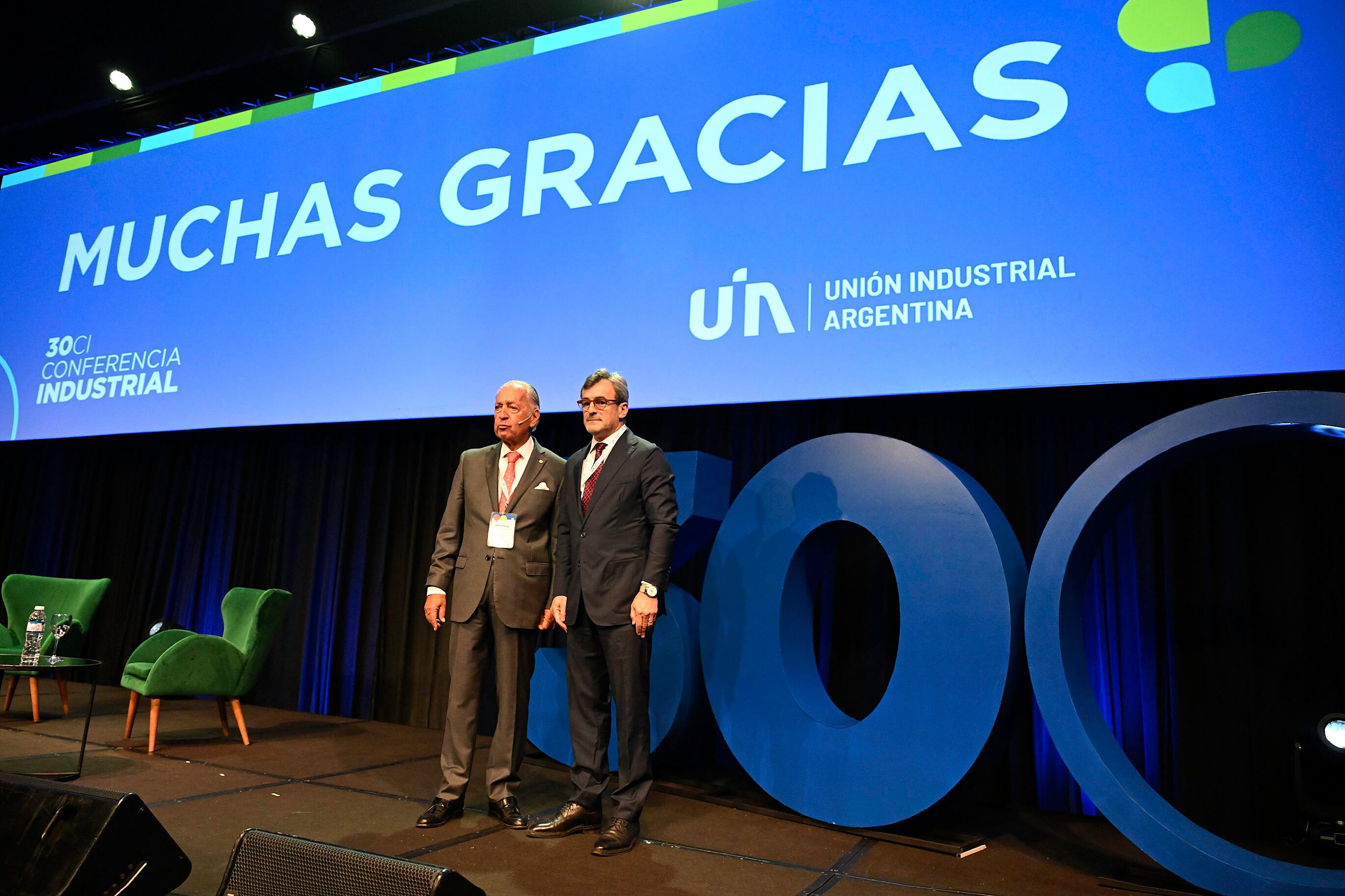Funes de Rioja, actual jefe de la central fabril y Rappallini, su sucesor