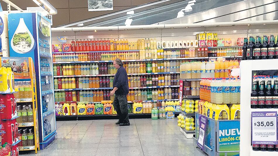 Los fuertes aumentos de precios superaron las paritarias y afectaron el poder adquisitivo del salario.