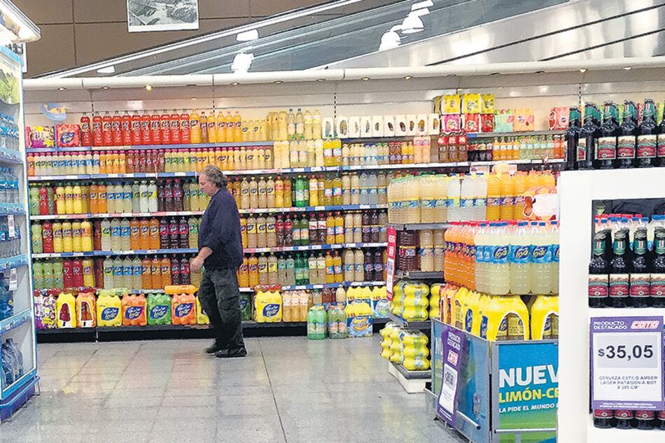 Los fuertes aumentos de precios superaron las paritarias y afectaron el poder adquisitivo del salario.