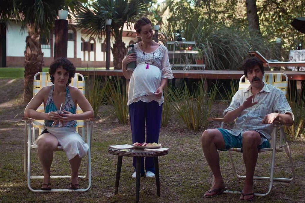 Pinarello toma como modelo las películas de sectas con atmósferas paranoicas.