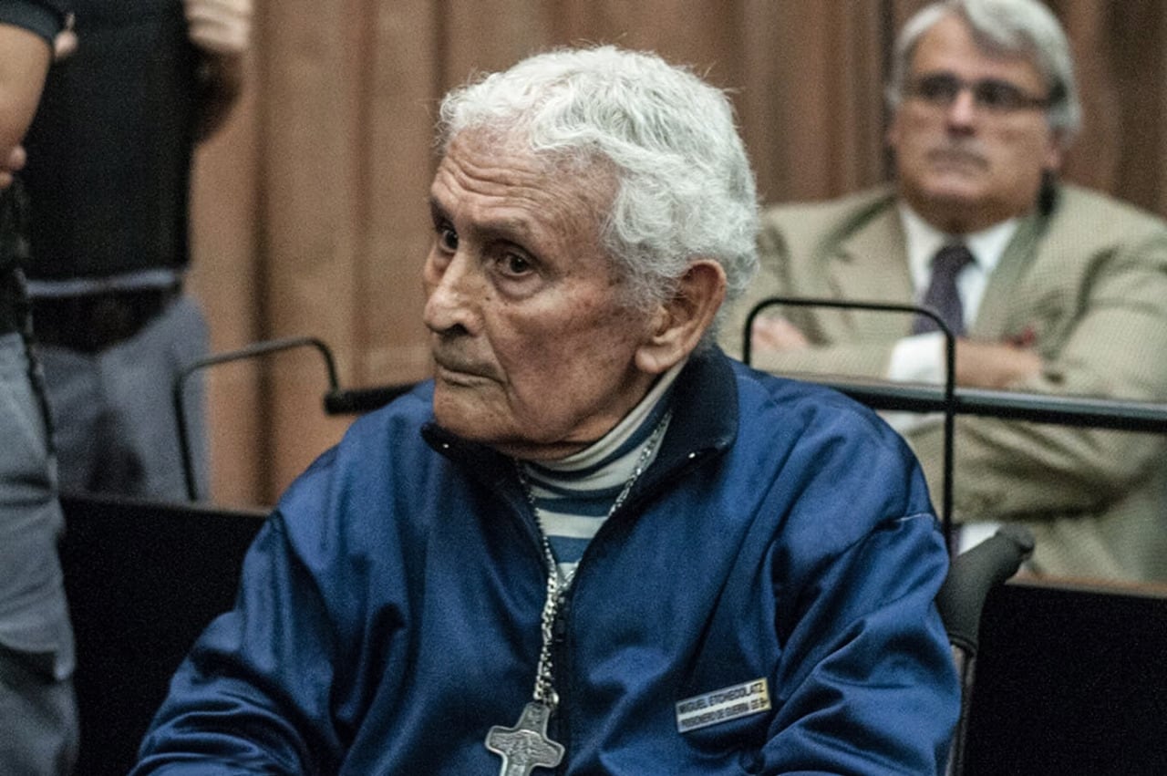 El Tribunal Oral Federal condenó a 16 represores por delitos de lesa humanidad cometidos en el centro clandestino que funcionó en la Brigada de Investigaciones de San Justo en dictadura. Entre ellos, Miguel Etchecolatz.