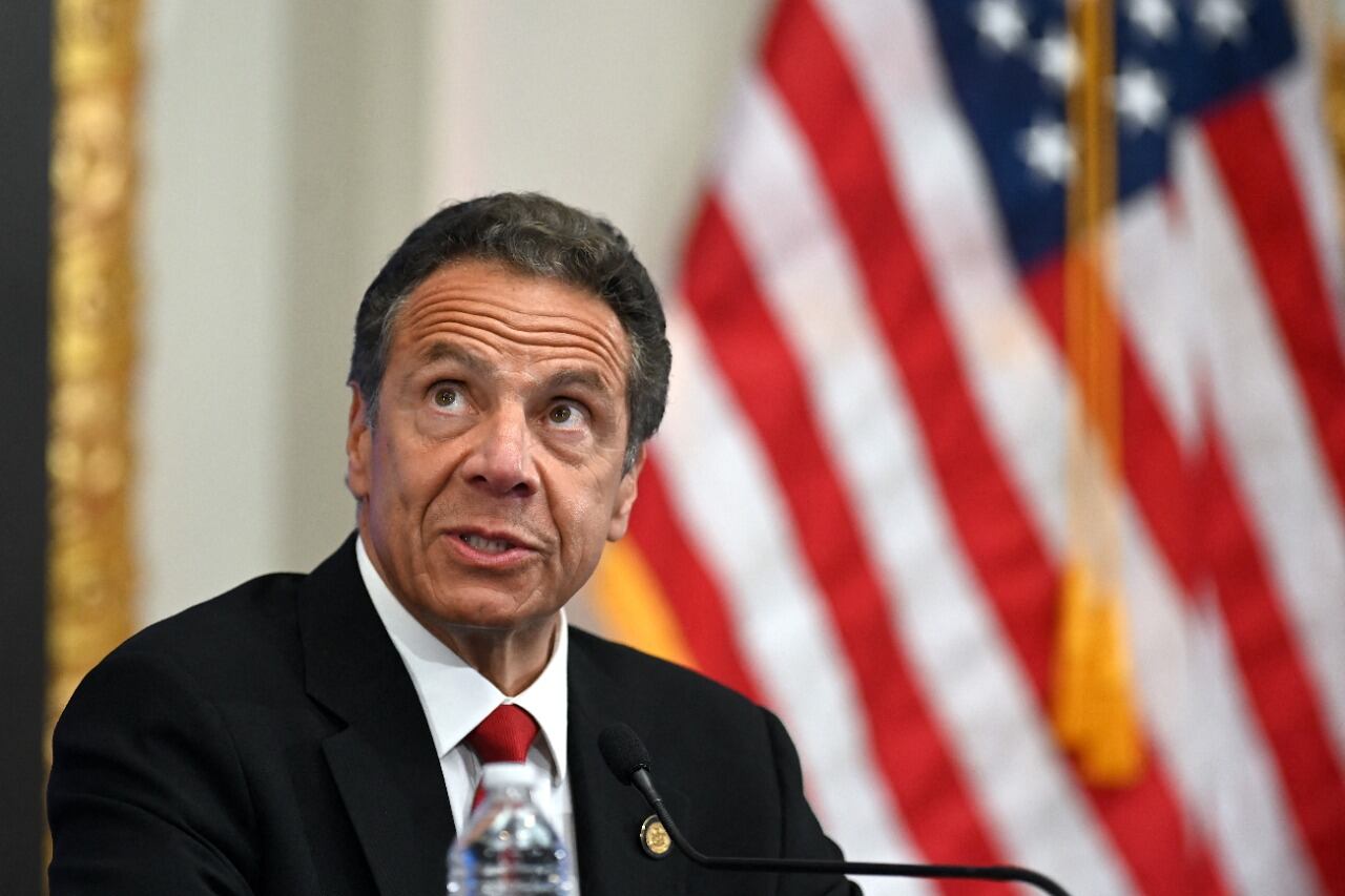 Cuomo se renunció después de que la fiscal general del estado de Nueva York revelara, el 3 de agosto pasado, que había acosado sexualmente a 11 mujeres, actuales y antiguas funcionarias.