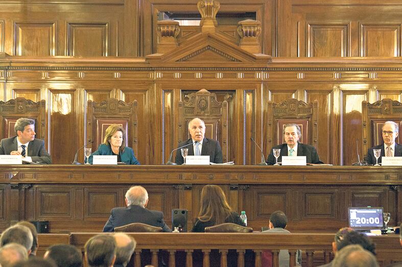 Lorenzetti, Rosatti, Rosenkrantz y Maqueda votaron a favor mientras que Highton votó en disidencia.