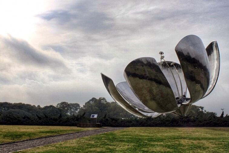 El Servicio Meterológico Nacional (SMN) reportó que el cielo se estará parcialmente nublado durante todo el fin de semana. (Télam)