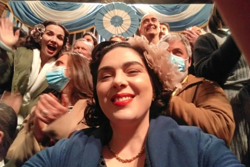 Una foto subida por Vallina a su Instagram tras el final del rodaje de "Santa Evita".