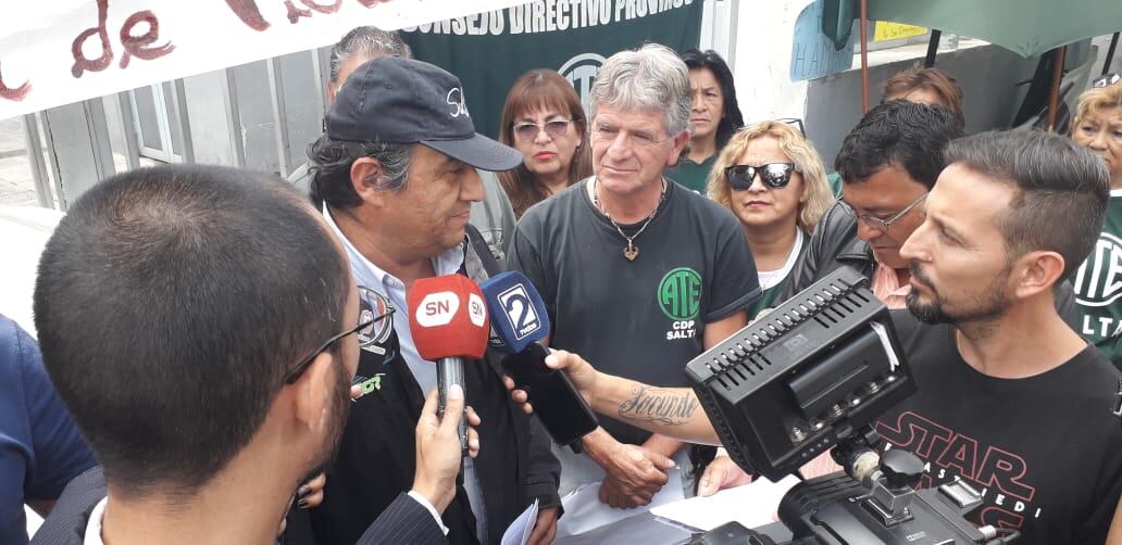 Farfán en diálogo con la prensa