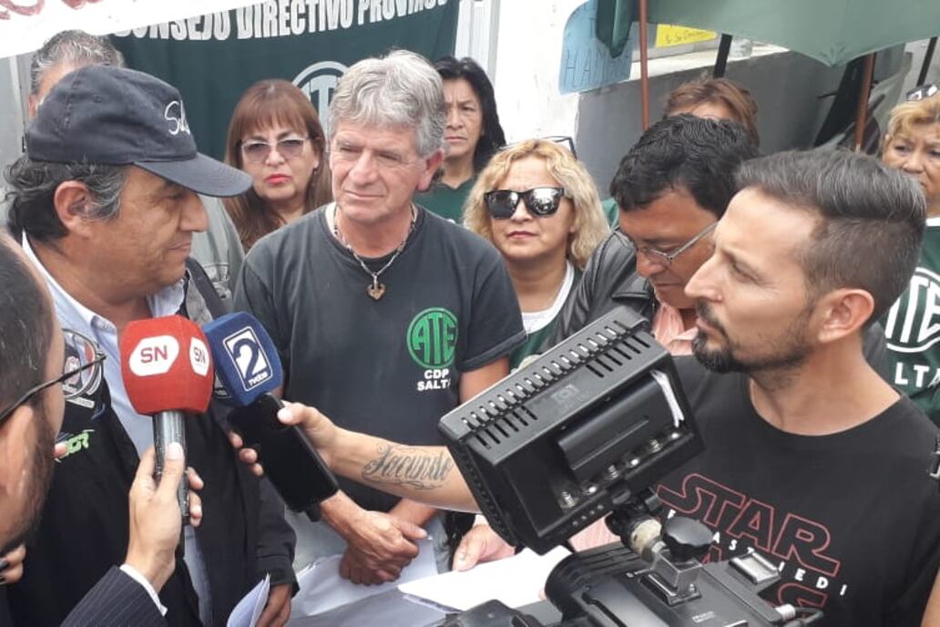 Farfán en diálogo con la prensa