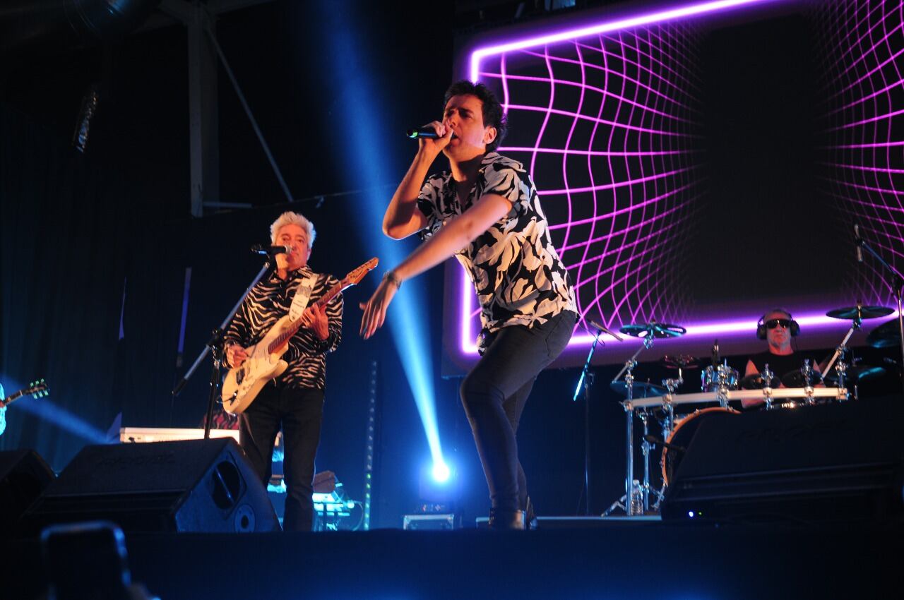 Virus hizo "Una luna de miel en la mano" junto a Benito Cerati.