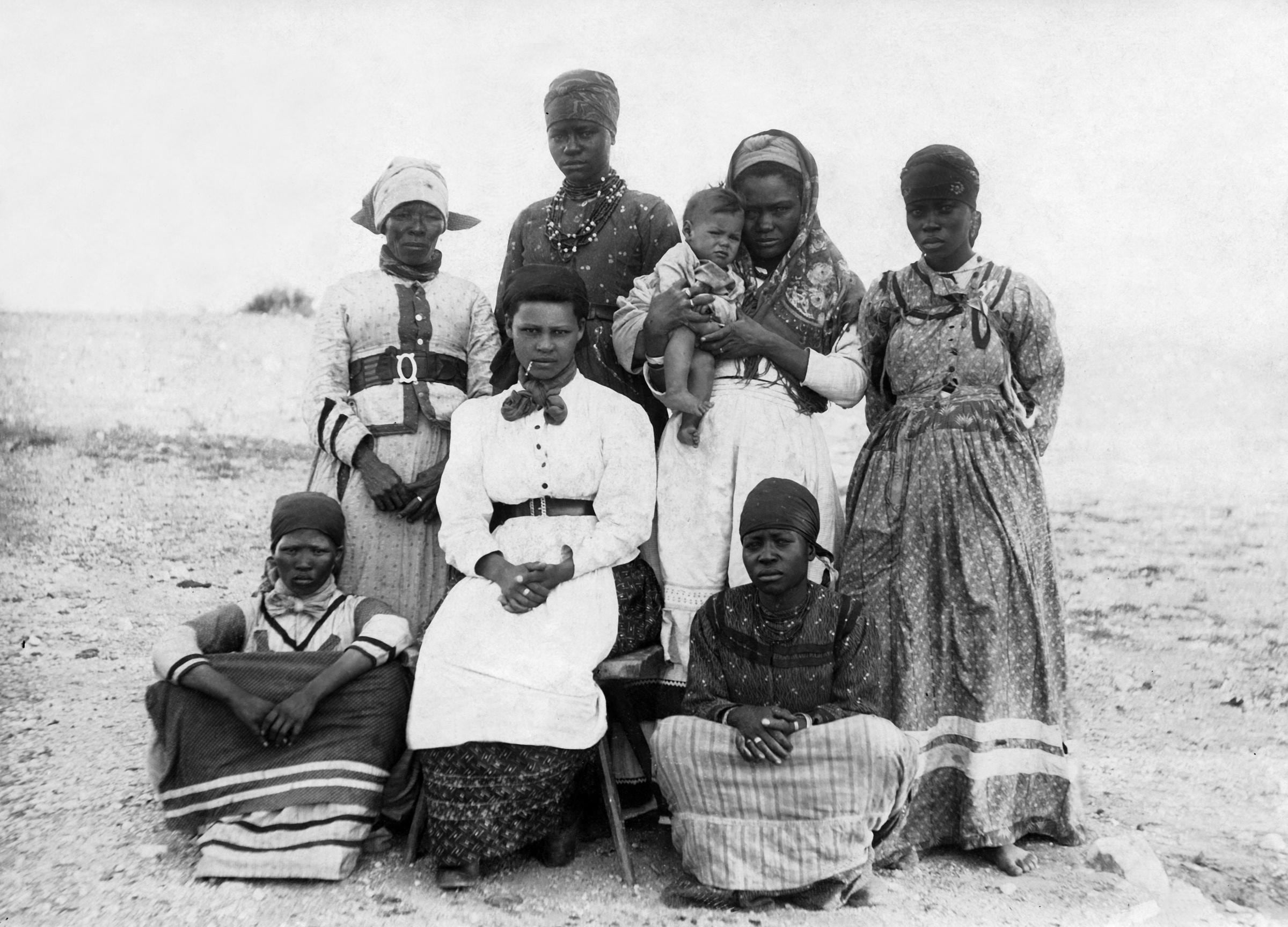 Herero sobrevivientes de las masacres de 1904-1908 en Namibia.