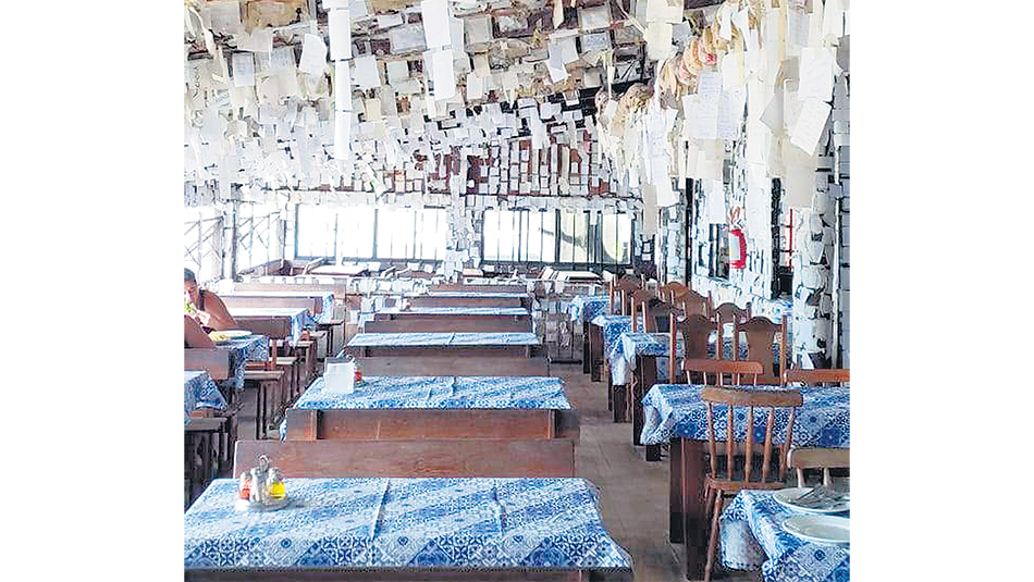 El mítico Bar do Arante, uno de los restaurantes más emblemáticos de Florianópolis, sin gente.