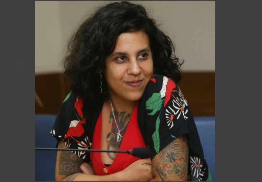 La antropóloga brasileña Luana Malheiro denuncia el racismo en la política de "guerra contra las drogas".