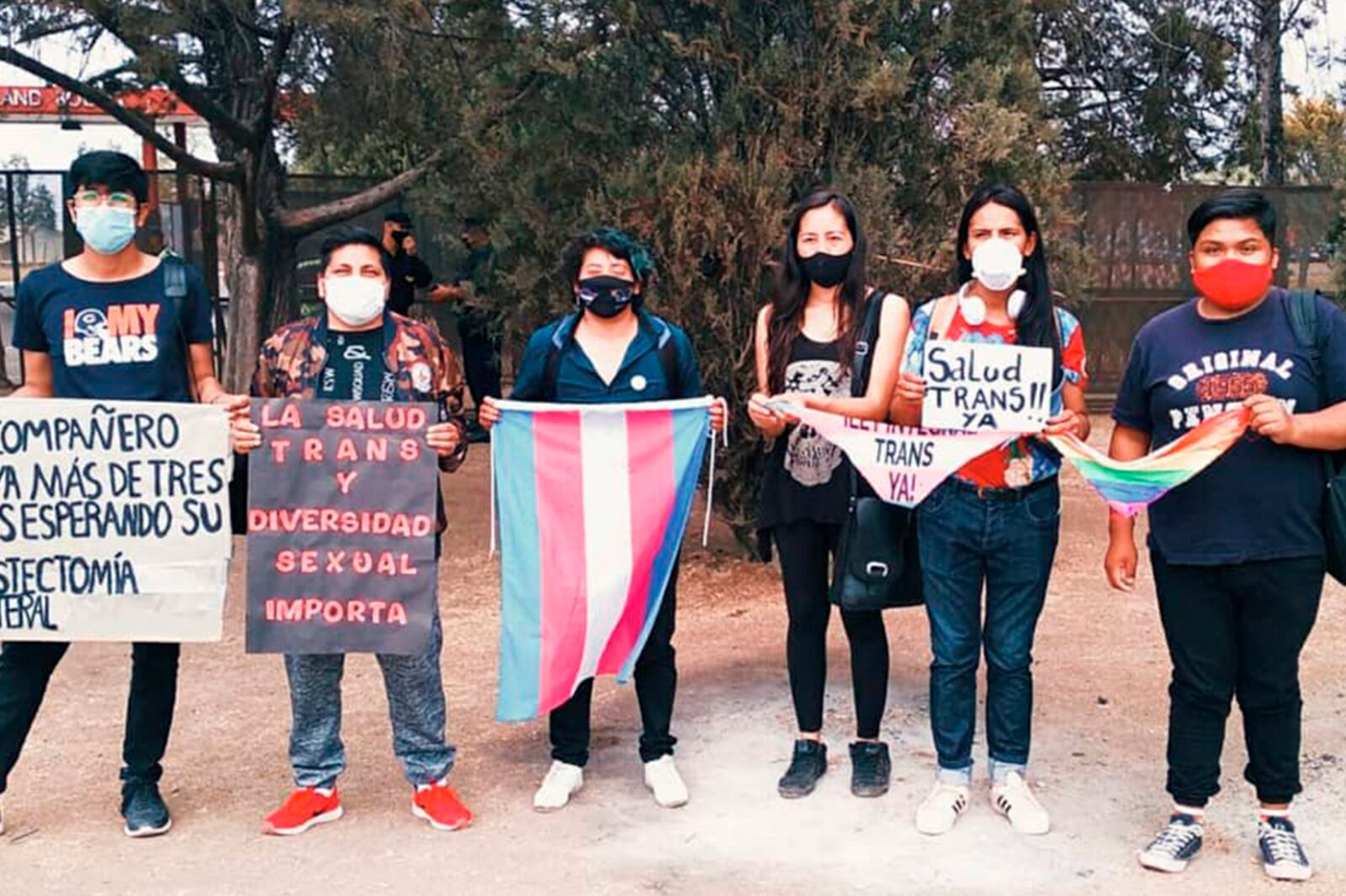 Manifestación en las puertas de la Casa de Gobierno de Salta.
