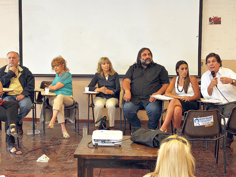 La Facultad de Filosofía y Letras de la UBA fue sede del encuentro de expertos y sindicalistas.