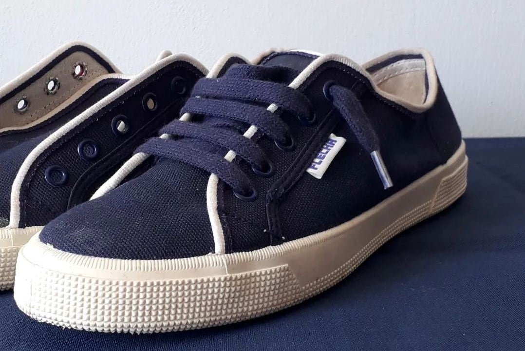 Ofrecen zapatillas de marcas que tuvieron su auge en los años 80, como Flecha. Imagen: Facebook AP Calzados. 