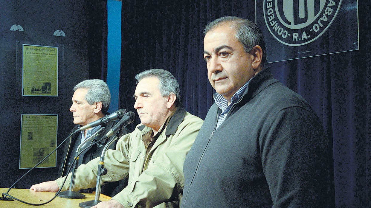 Acuña, Schmid y Daer, la conducción de la CGT.