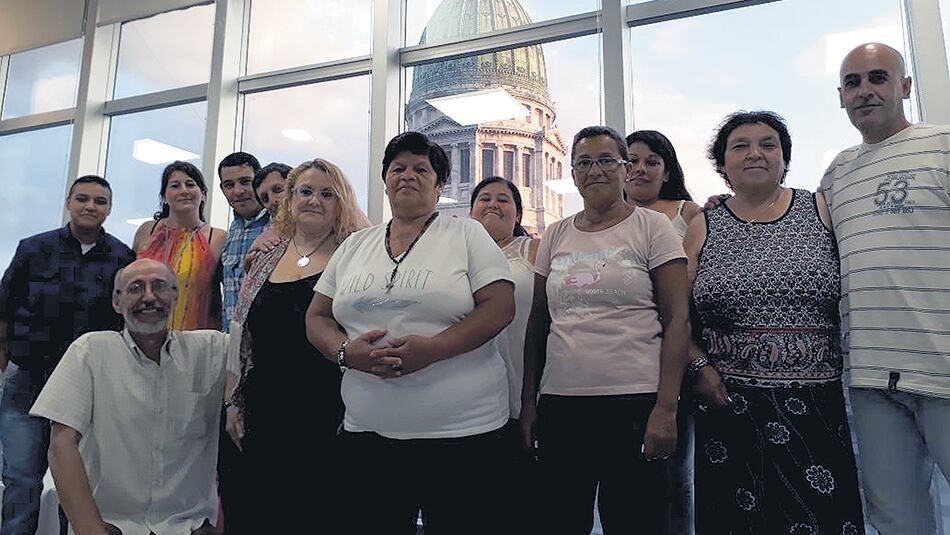 La red de familiares atravesados por el femicidio, con Manuel Iglesias y Marta Pizl al frente, entre otros.