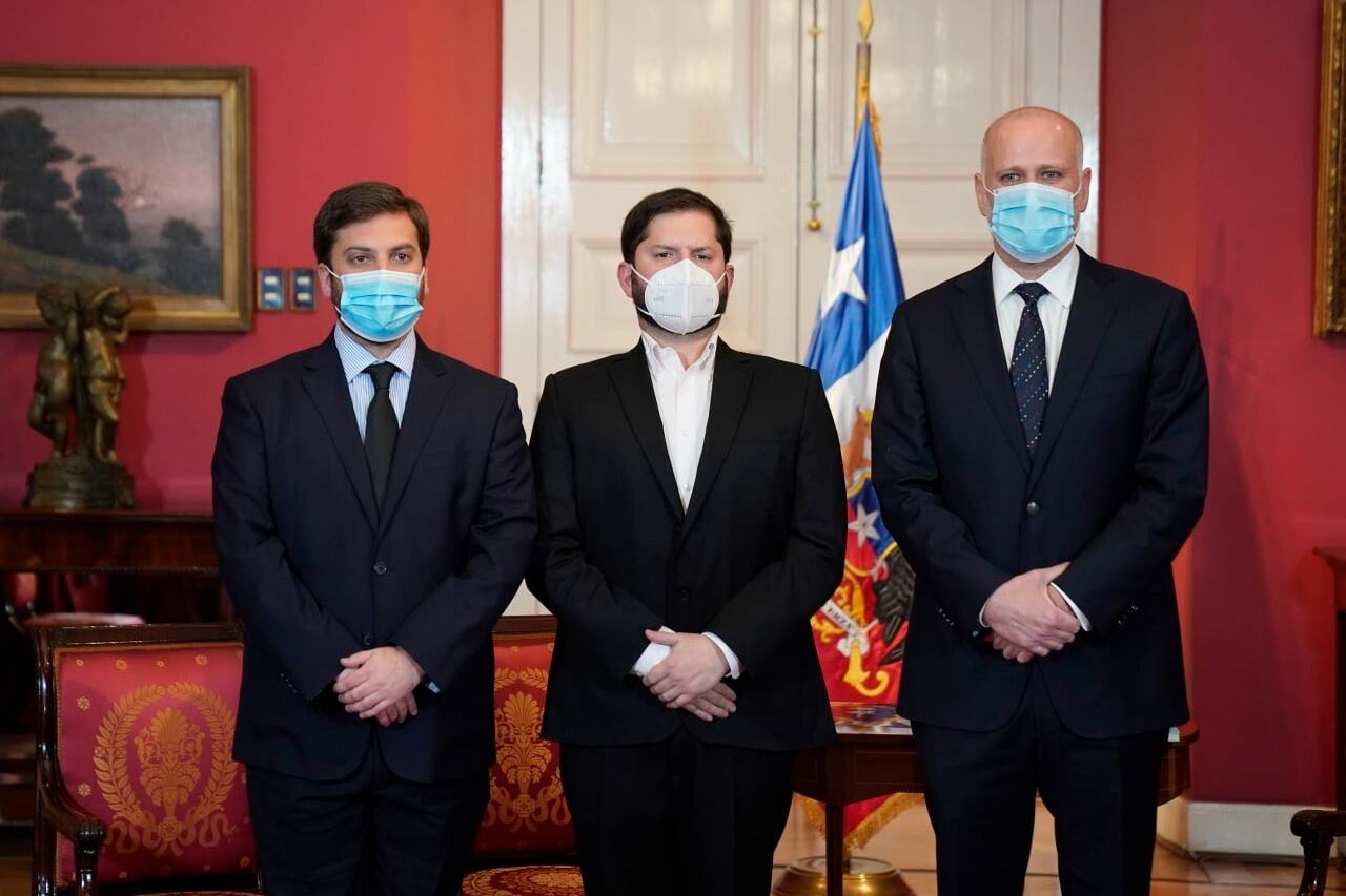 Boric recibió al presidente de Diputados, Raúl Soto y al presidente del Senado, Álvaro Elizalde.