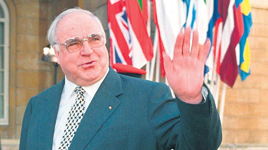 Kohl en 1998, durante una cumbre europea en Londres.
