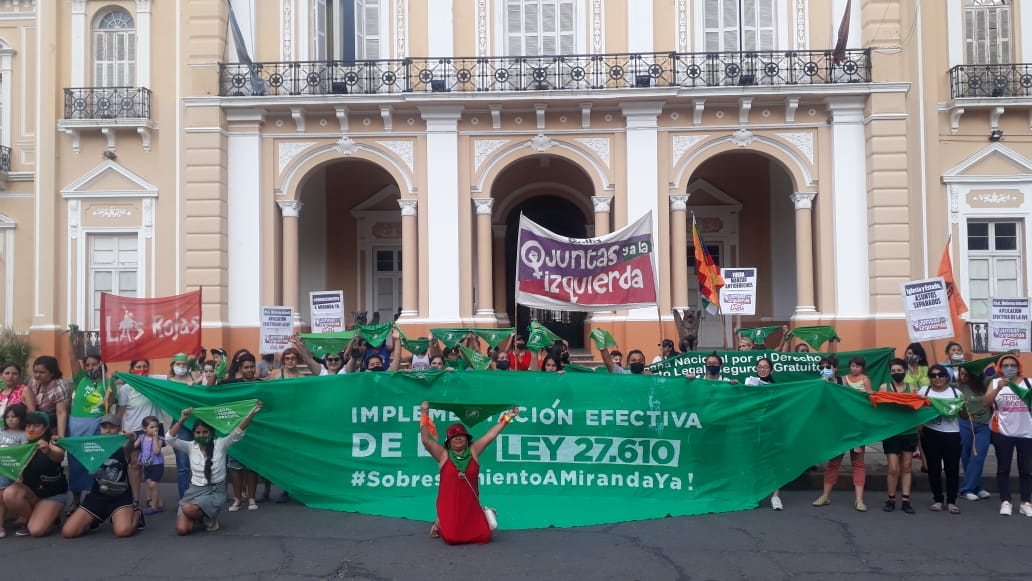 En Capital, en las puertas de la Legislatura salteña