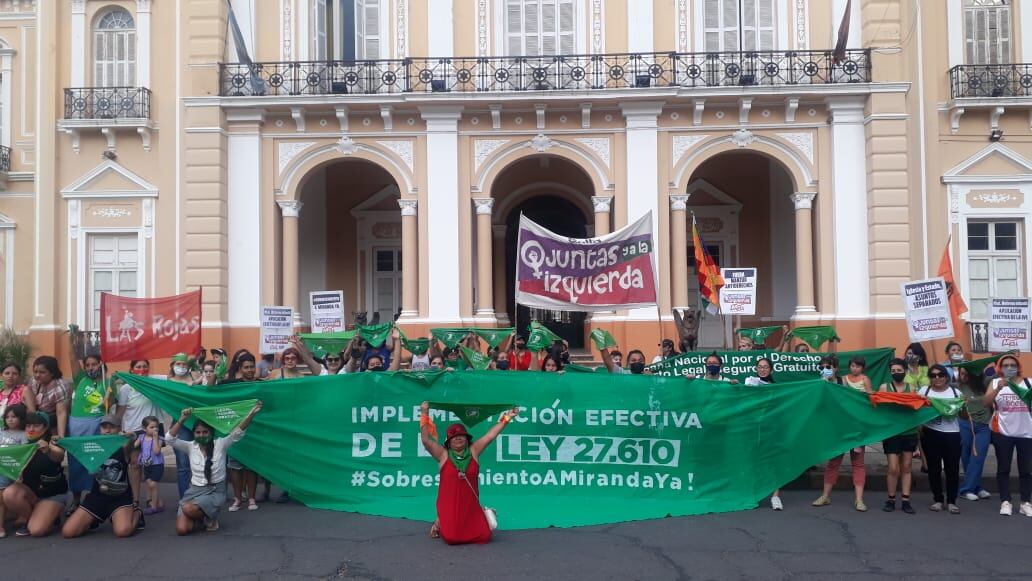 En Capital, en las puertas de la Legislatura salteña