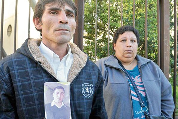 Los padres de Fabián Gorosito, asesinado en Mariano Acosta.
