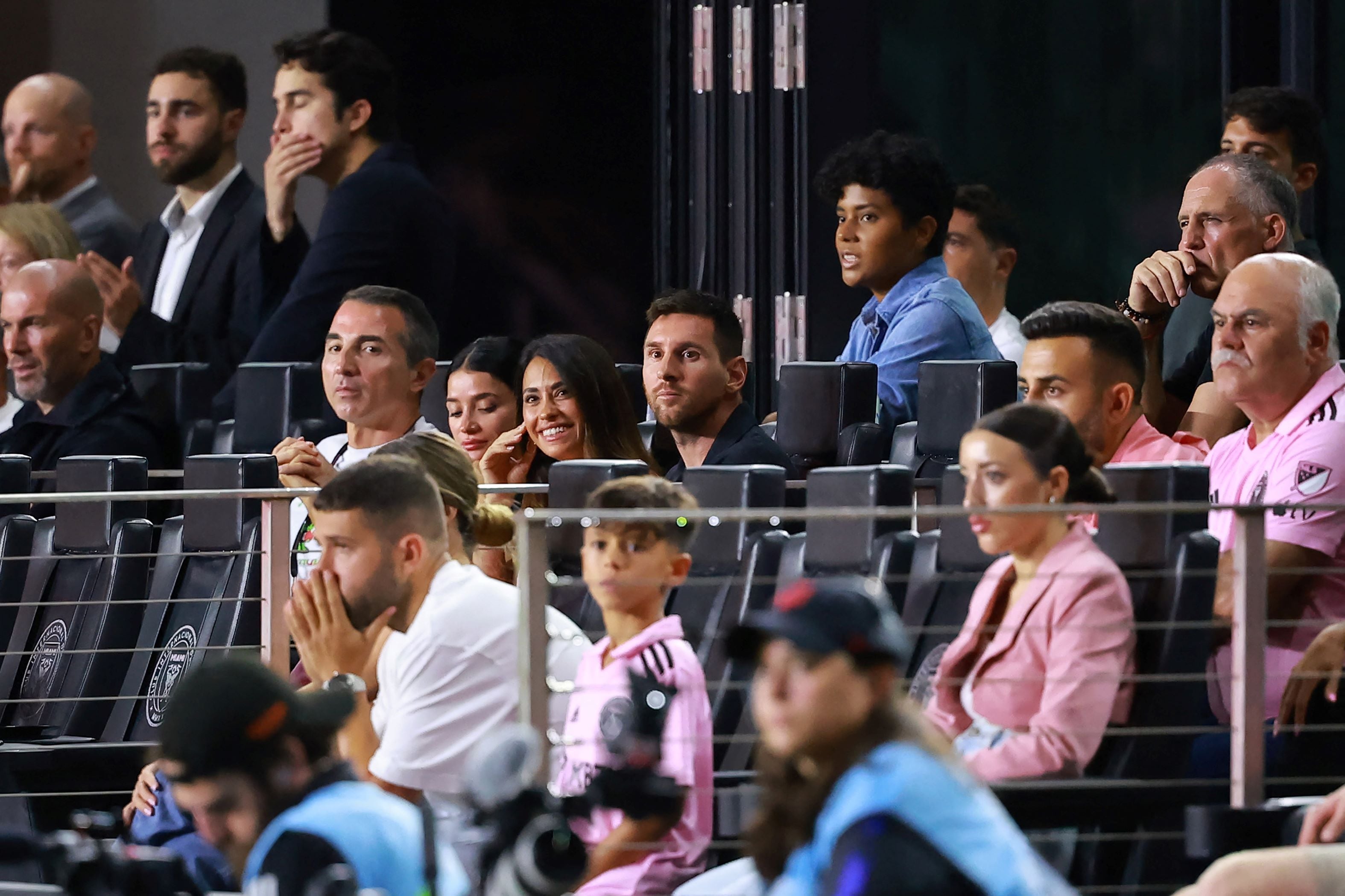 Messi no fue citado y lo vio de afuera junto a su mujer Antonela