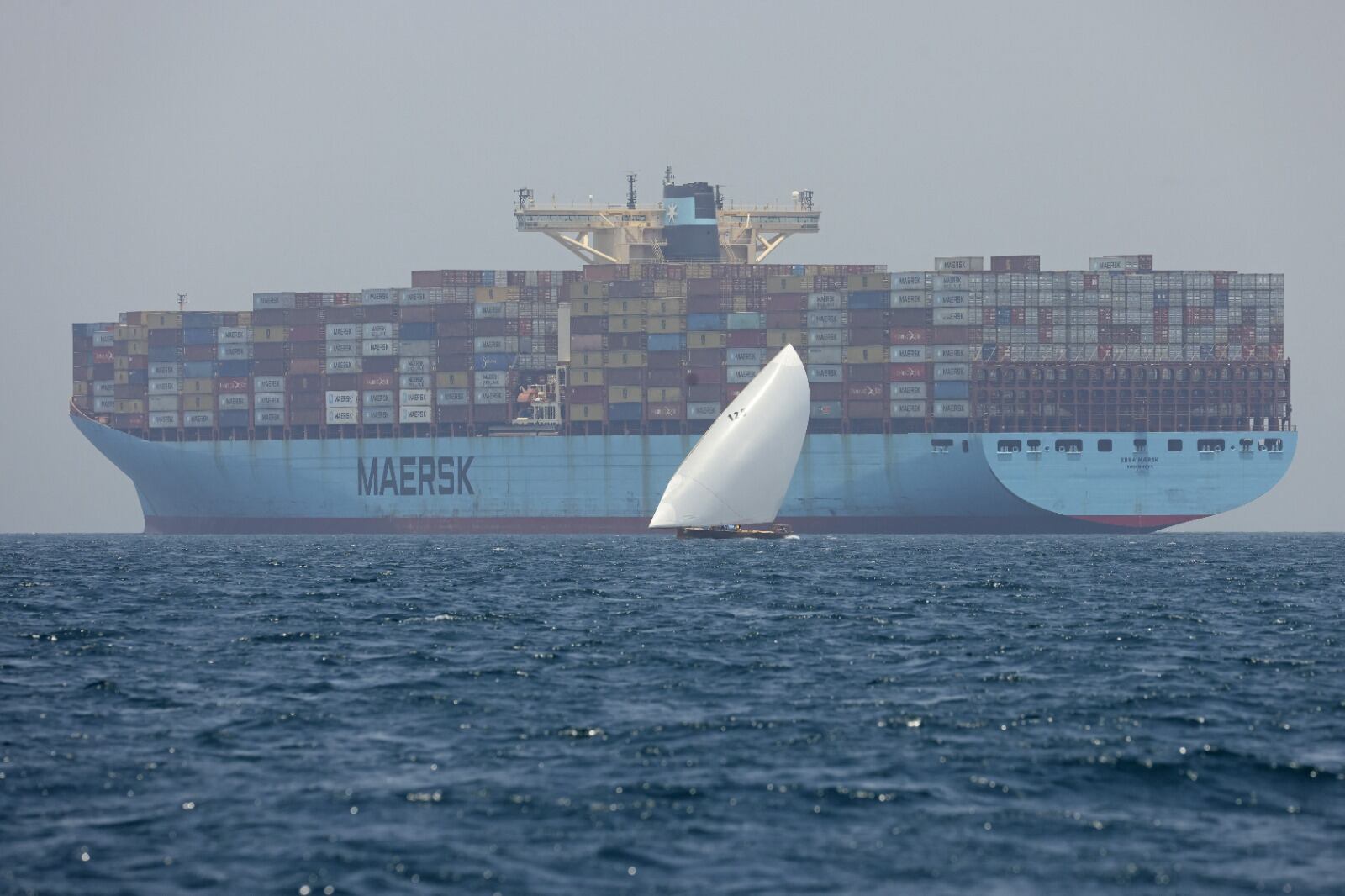 La fuerza naval de Estados Unidos respondió a un ataque de los rebeldes en el Mar Rojo.