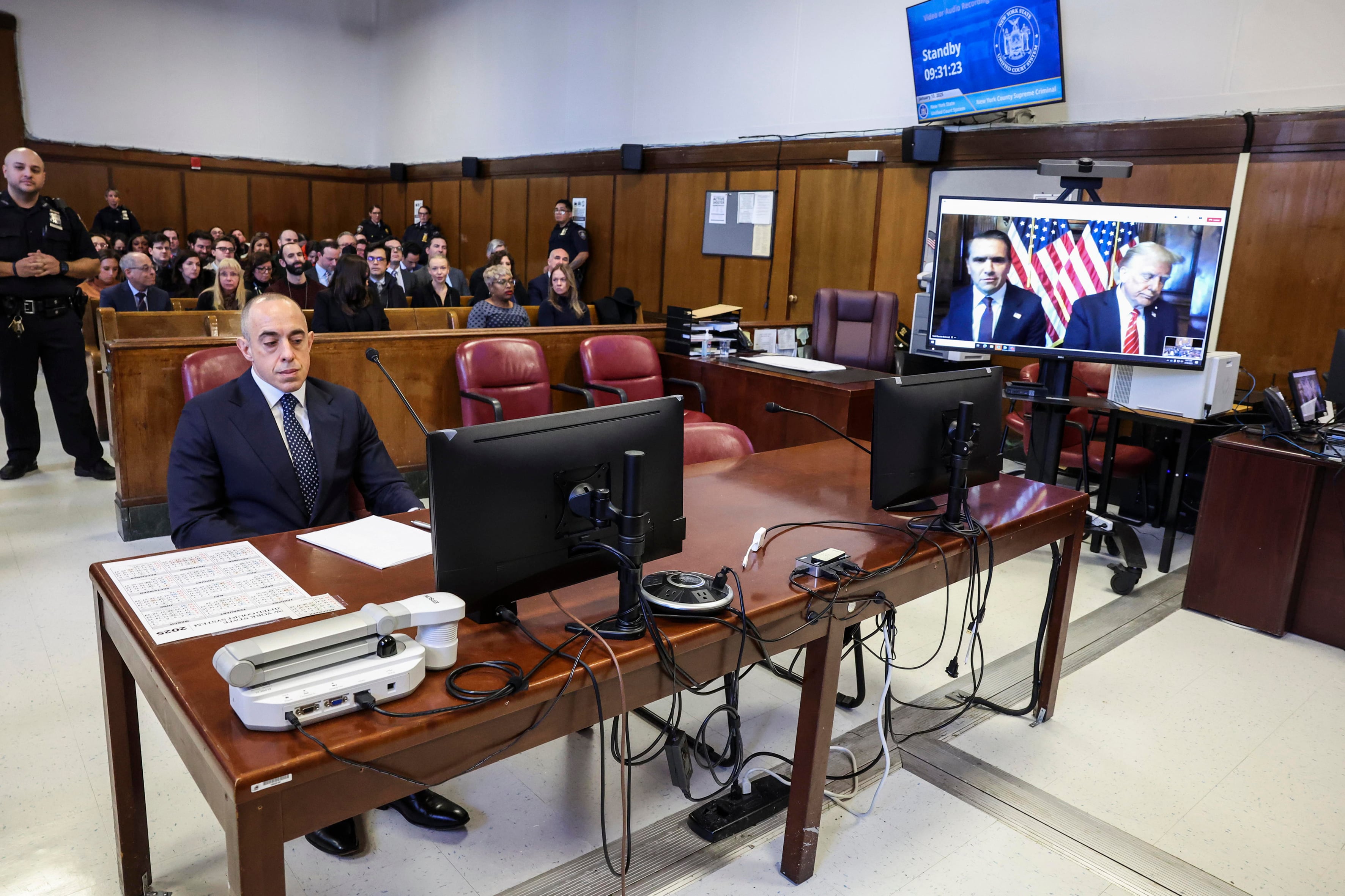 El juez Juan Merchan leyó la sentencia a Donald Trump, quien asistió por videoconferencia