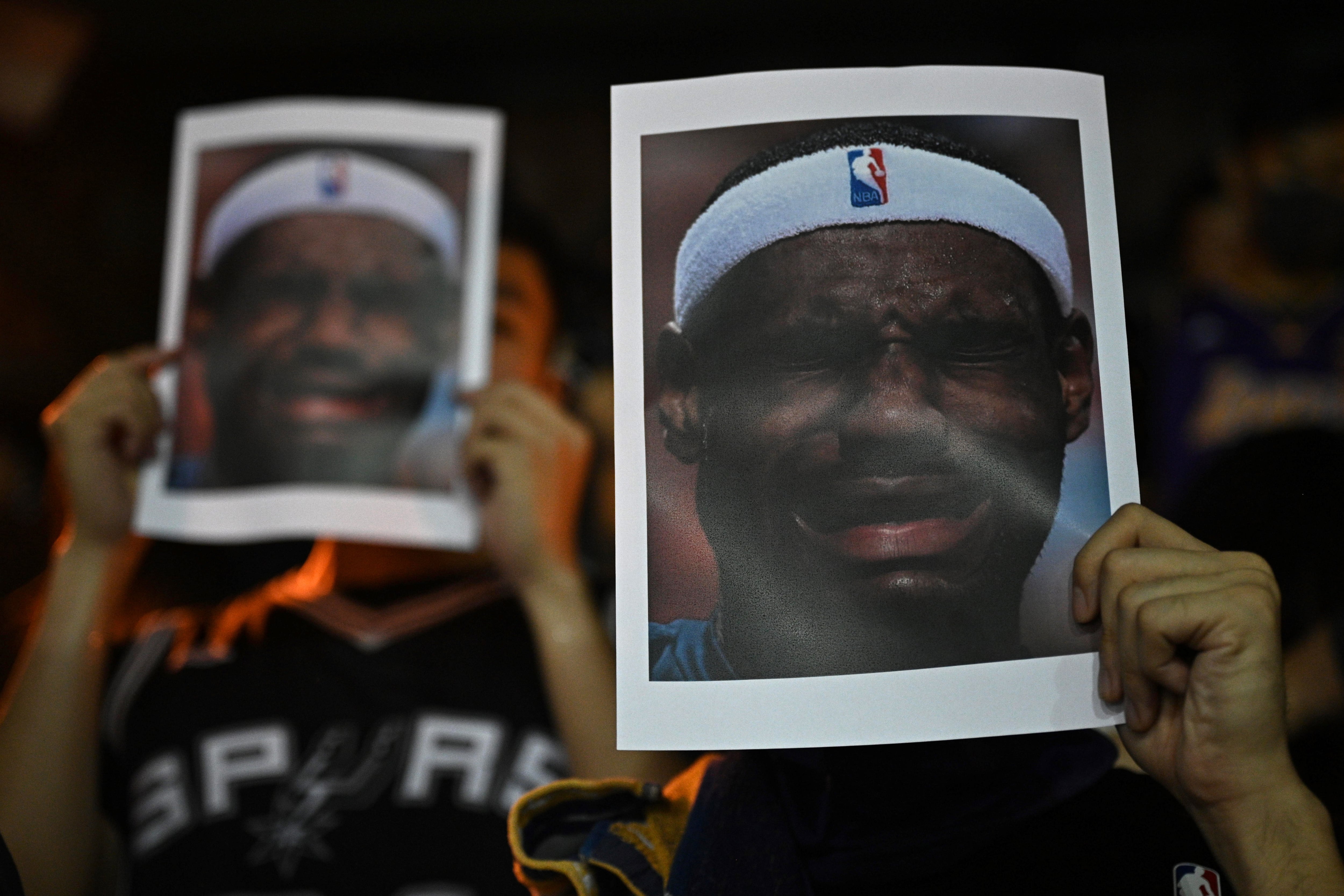 Caretas de LeBron llorando, imagen elegida por los manifestantes de Hong Kong.