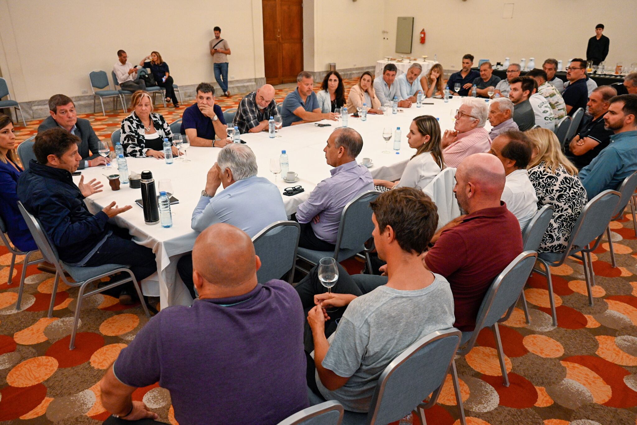 El gobernador Kicillof aremetió contra las modificaciones de la Ley de Pesca en Mar del Plata.