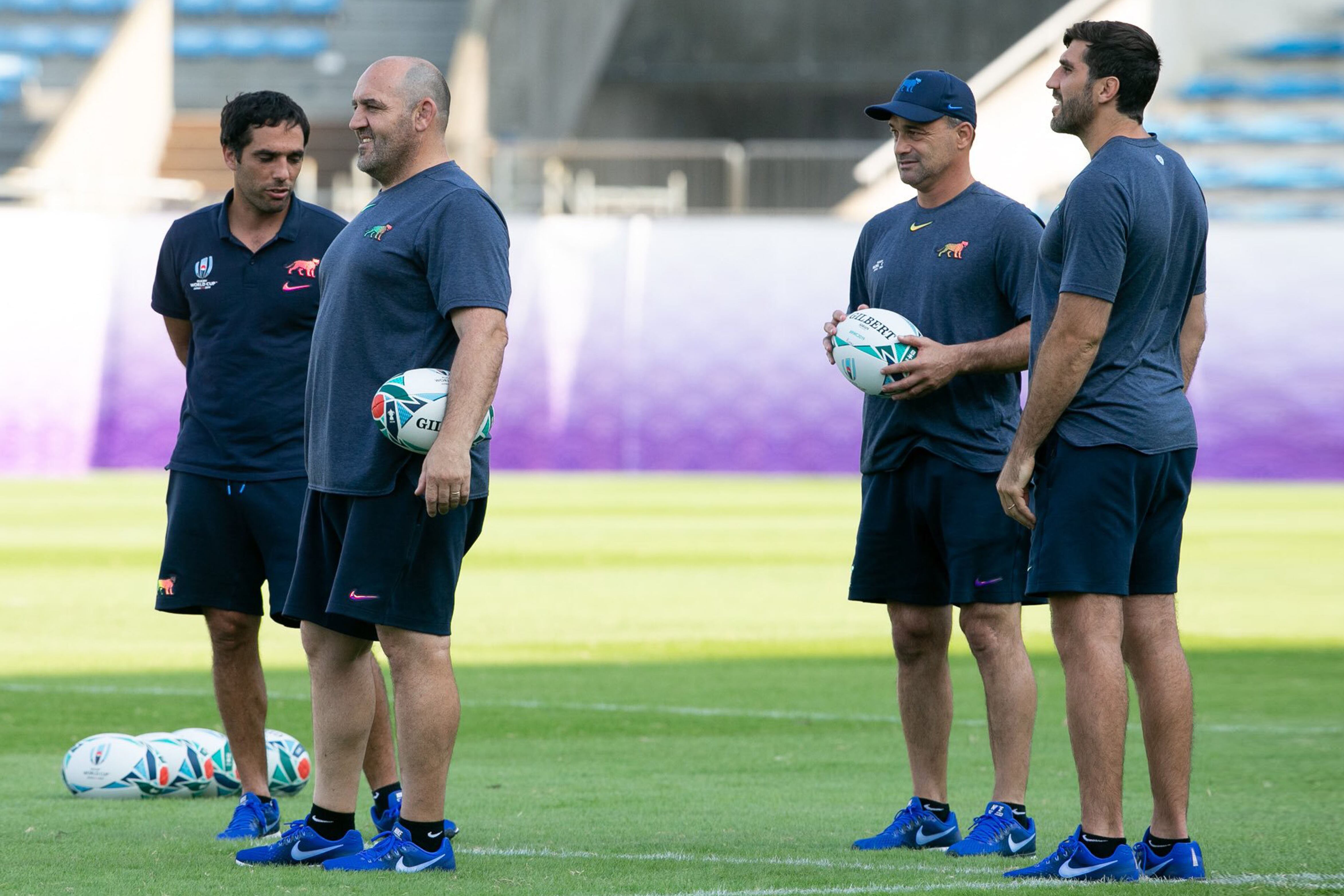 El técnico Ledesma se juega una parada difícil ante los ingleses.