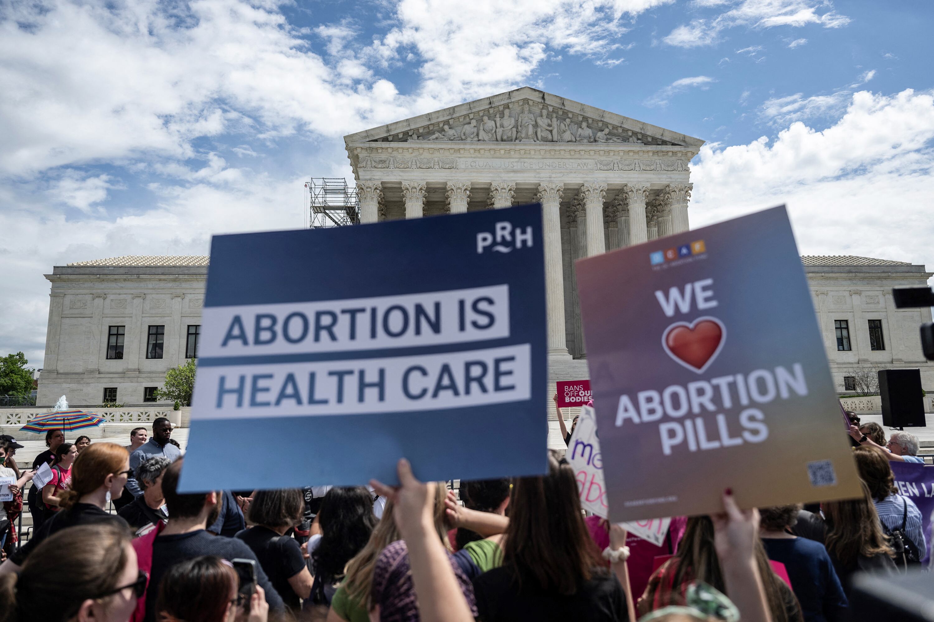 Las encuestas muestran que una clara mayoría de la población está a favor de la IVE.