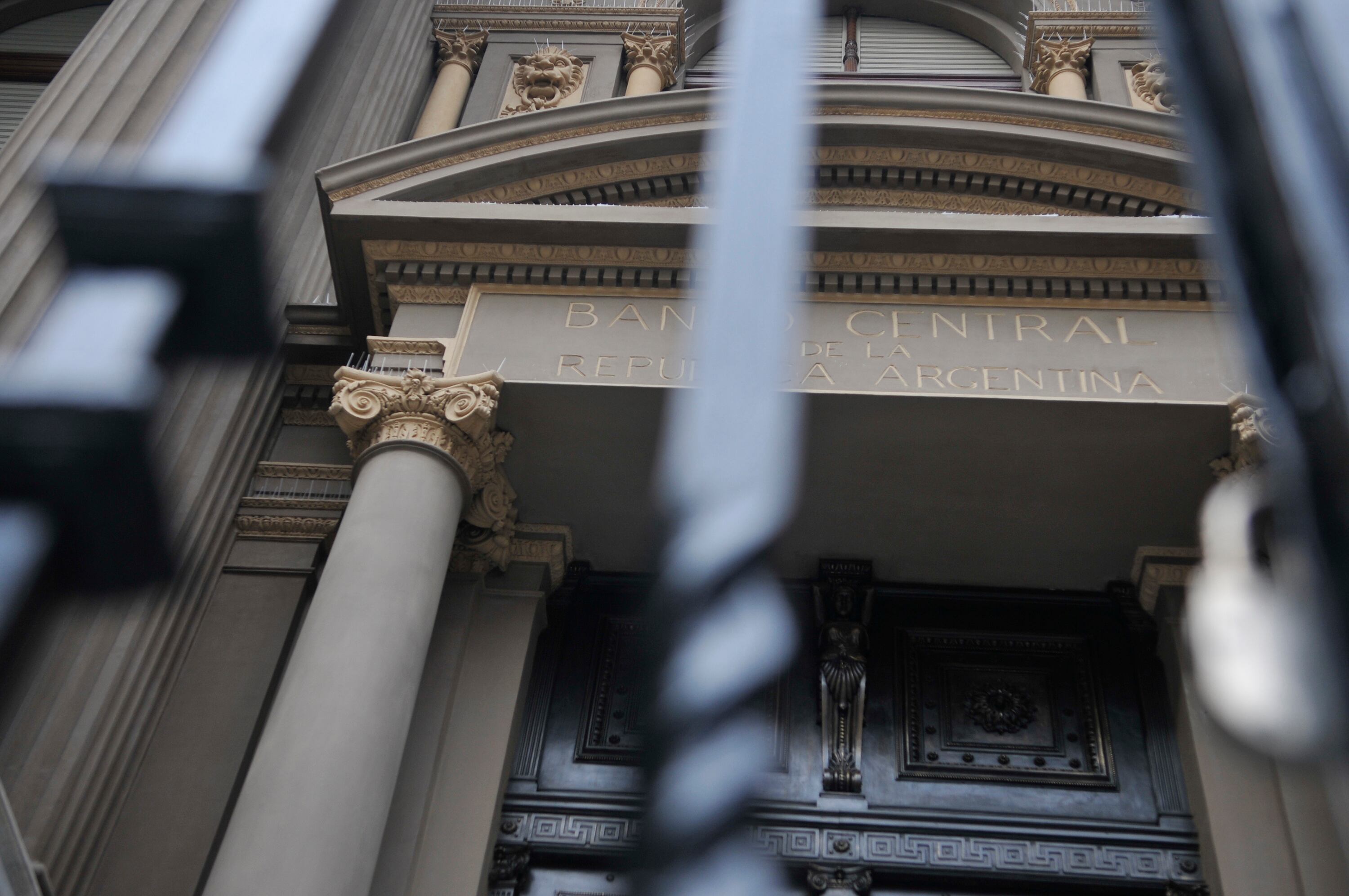 El Banco Central terminó la jornada con  ventas por 74 millones de dólares en el mercado cambiario.