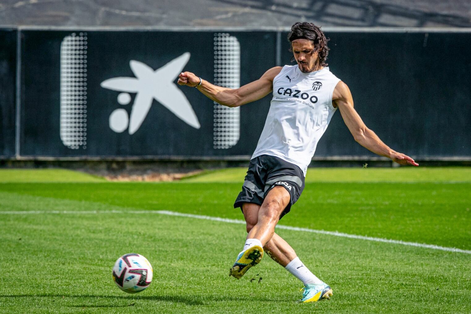 Cavani, de último paso por Valencia, tiene 437 goles en su carrera