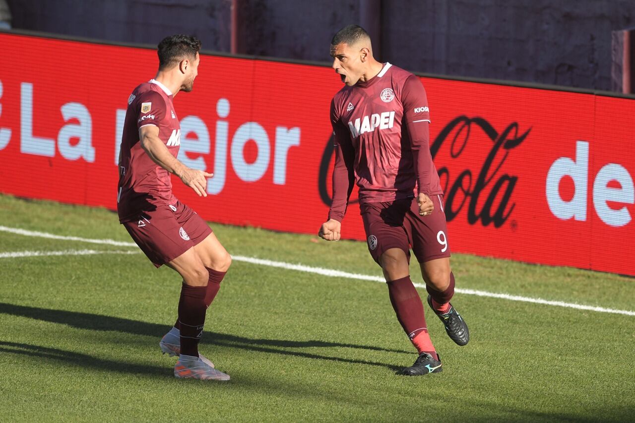 A los 41 años, Sand se llena la boca de gol.