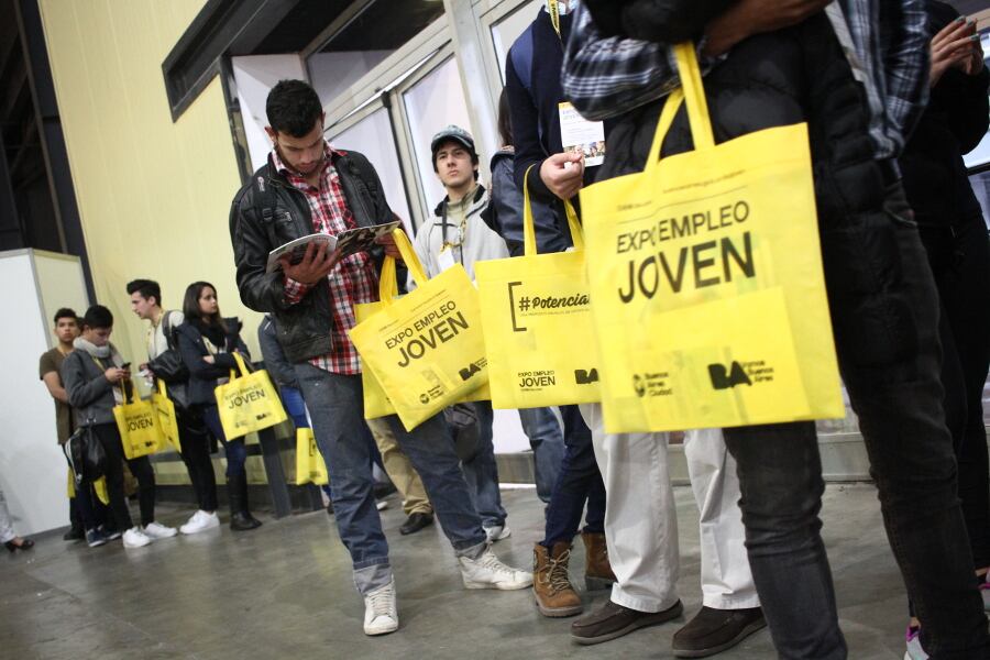 Las largas filas en la Expo Empleo Joven habían expuesto la problemática de la desocupación en la CABA.