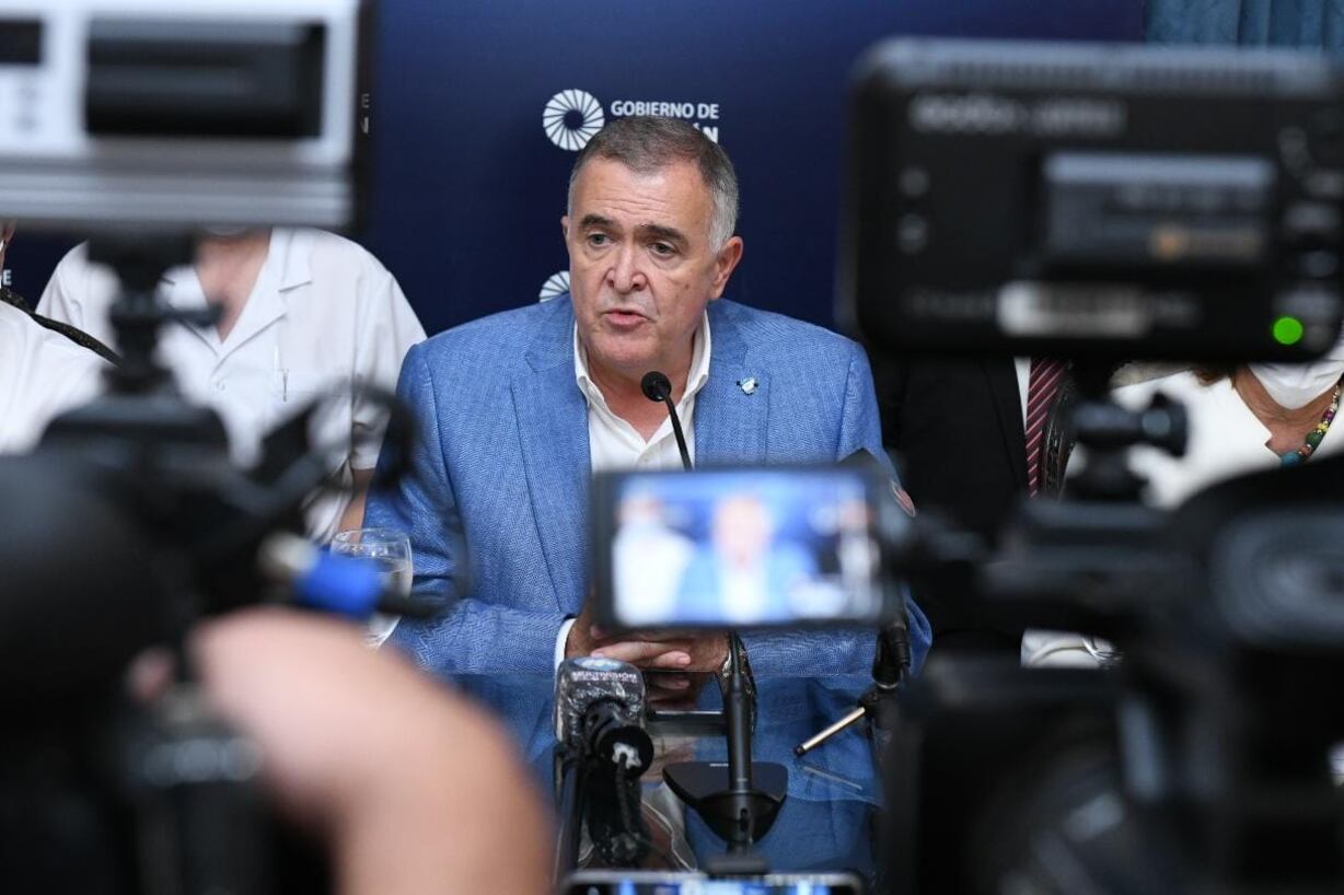 El mandatario provincial, en conferencia de prensa.