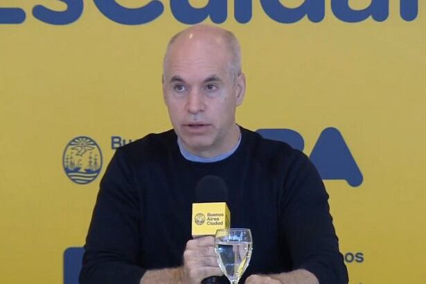 El Jefe de Gobierno porteño, Horacio Rodríguez Larreta, anunció que los funcionarios de la Ciudad harán "un aporte voluntario del 25 por ciento de los sueldos", en el marco de un Plan de Emergencia.