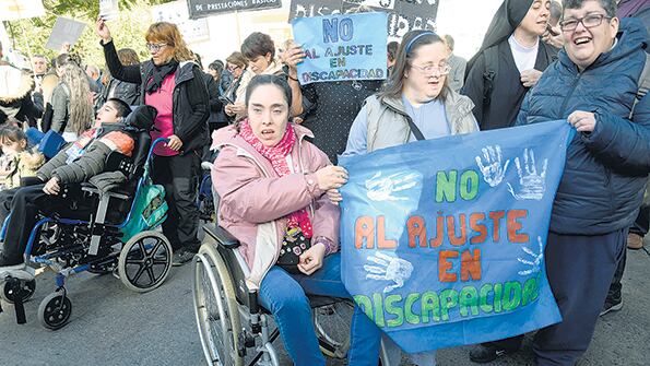 Frente a la Quinta presidencial, se manifestaron por los derechos de los discapacitados.