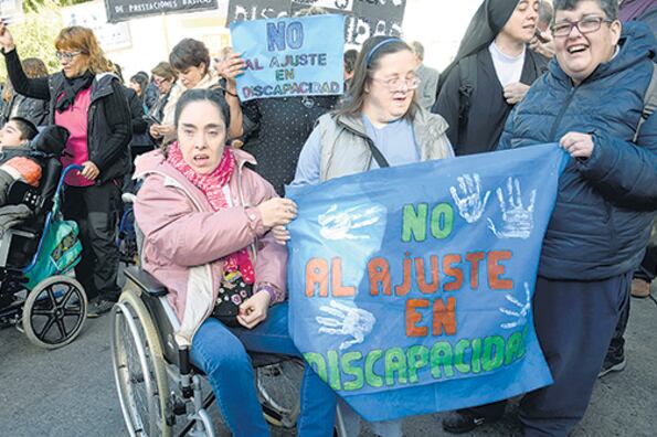 Frente a la Quinta presidencial, se manifestaron por los derechos de los discapacitados.