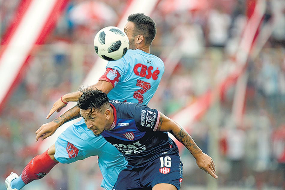 Unión no encontró su fortaleza y Arsenal logró un punto valioso.