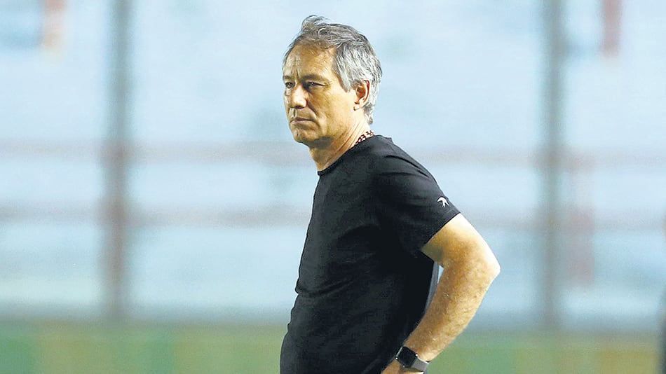 Holan, DT de Independiente.