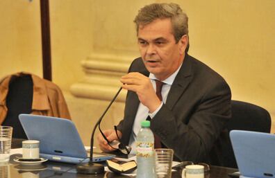 El rector Miguel Irigoyen presidió el Consejo Superior que aprobó la declaración.